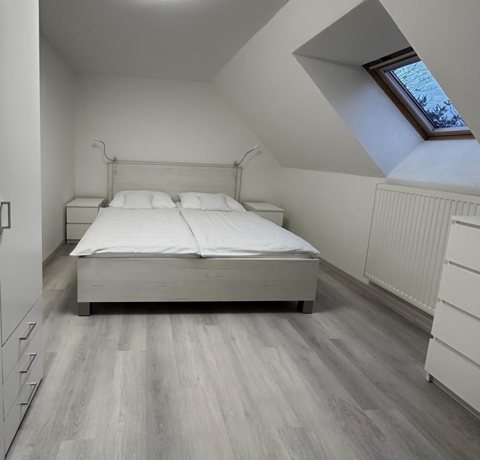 Apartment Nela Павчіна-Легота Екстер'єр фото